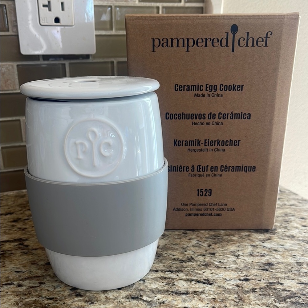 NEW Pampered Chef Ceramic Egg Cooker